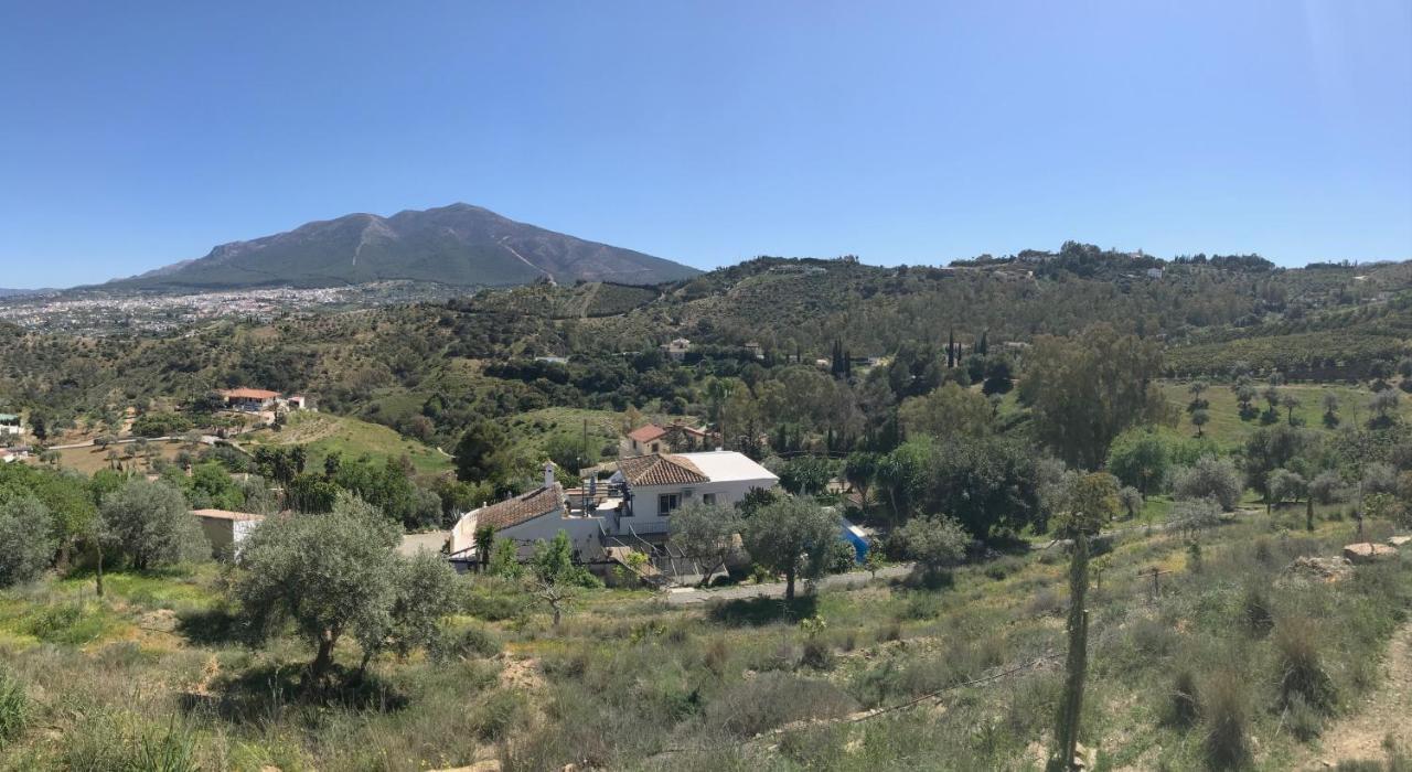 Studio Views Apartment, Cortijo Fruitful Hills มาลากา ภายนอก รูปภาพ