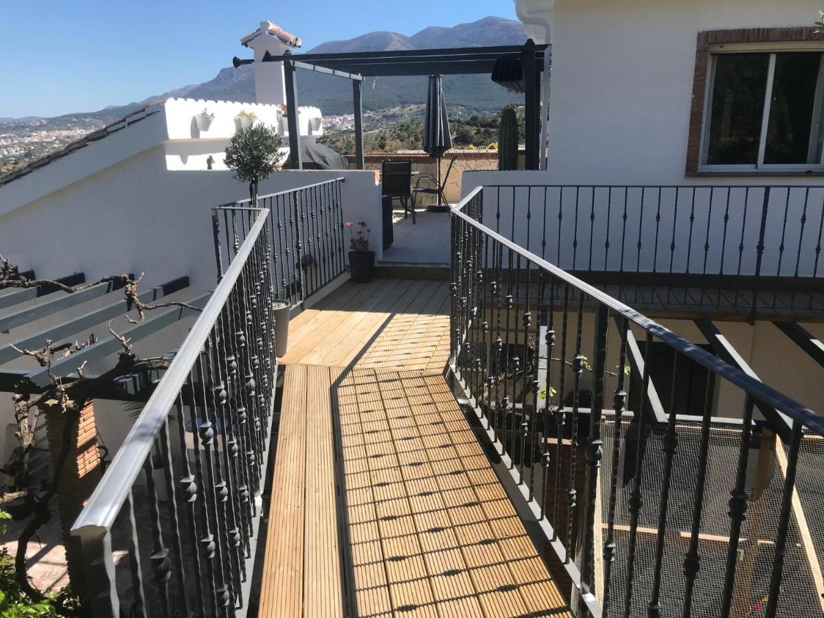 Studio Views Apartment, Cortijo Fruitful Hills มาลากา ภายนอก รูปภาพ