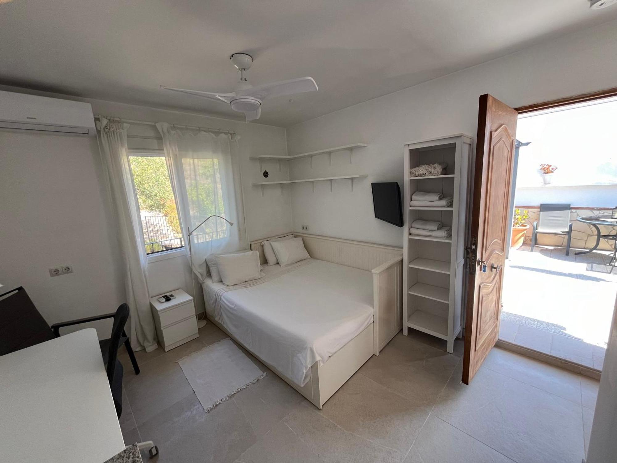 Studio Views Apartment, Cortijo Fruitful Hills มาลากา ภายนอก รูปภาพ